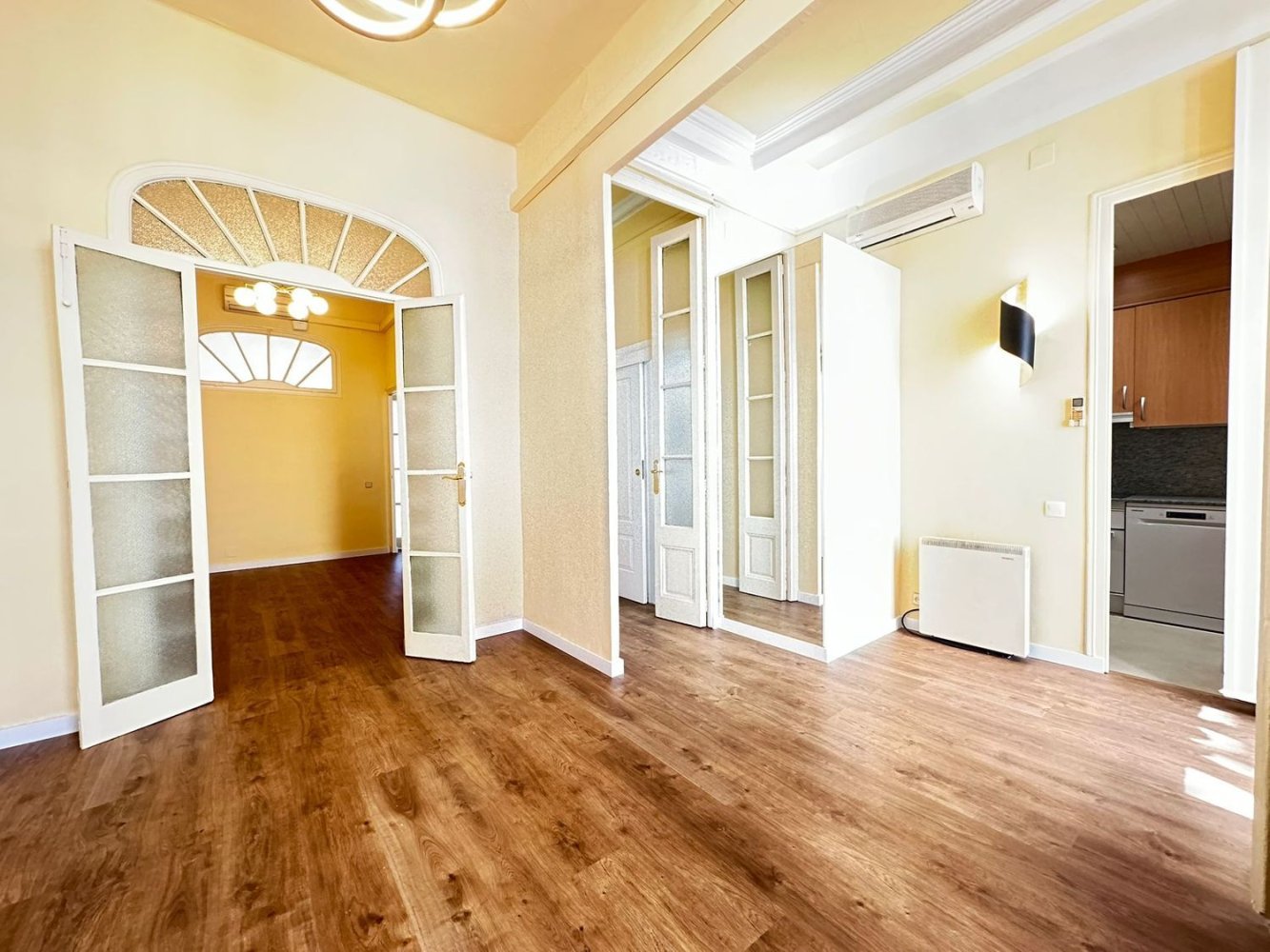 Квартира с 3 спальнями в Эшампле, Испания № 203817