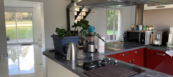 4 Schlafzimmer Haus in Vineuil, France, Nr. 76985 5