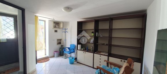 Apartamento de 4 habitaciónes en Palermo, Italy No. 7543 3