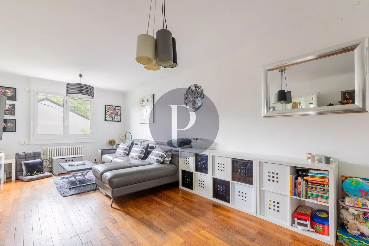 3 bedrooms House in Verrieres-le-Buisson, France No. 127246