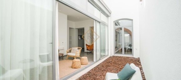 370m² Building in Lisbon, Portugal No. 99211 13