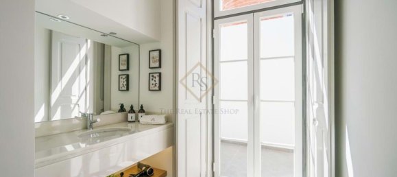 370m² Building in Lisbon, Portugal No. 99211 6