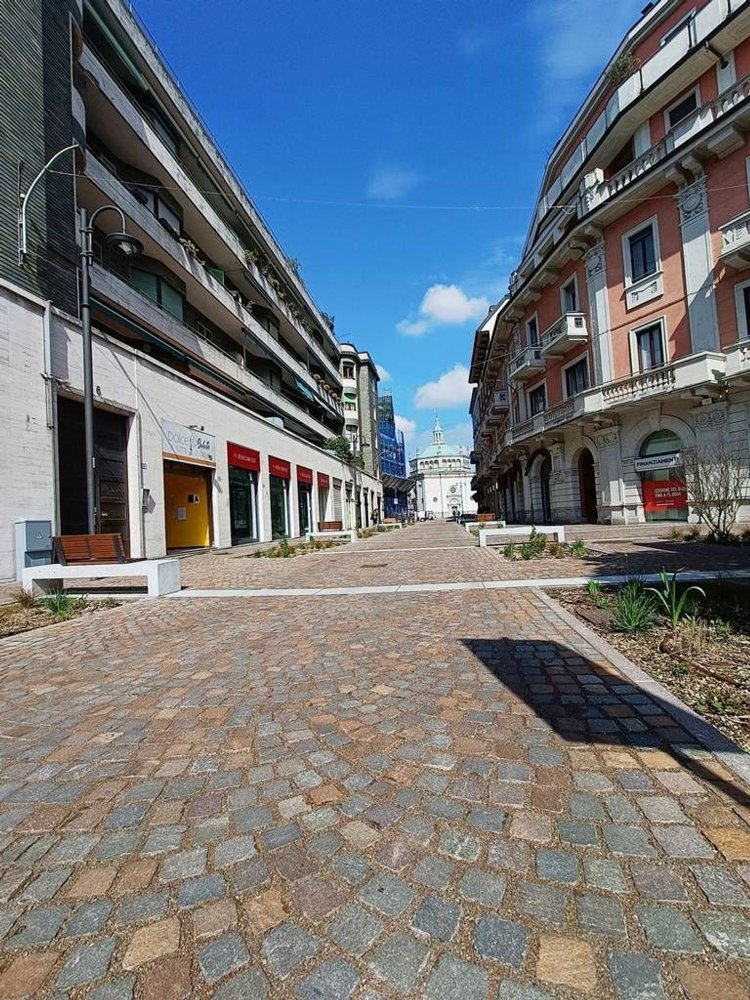 Apartamento de 4 habitaciónes en Busto Arsizio, Italy No. 2353