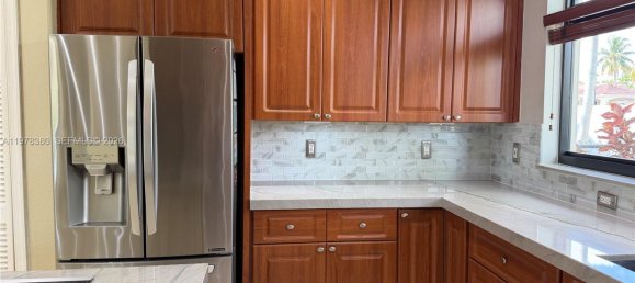 6 Schlafzimmer Villa in Miami, USA, Nr. 615097 2