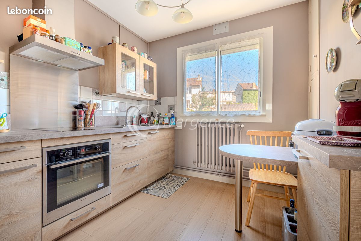 2 bedrooms Apartment in Limoges, France No. 101926