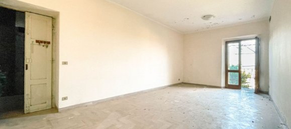 3 bedrooms Apartment in Oleggio, Italy No. 377471 4