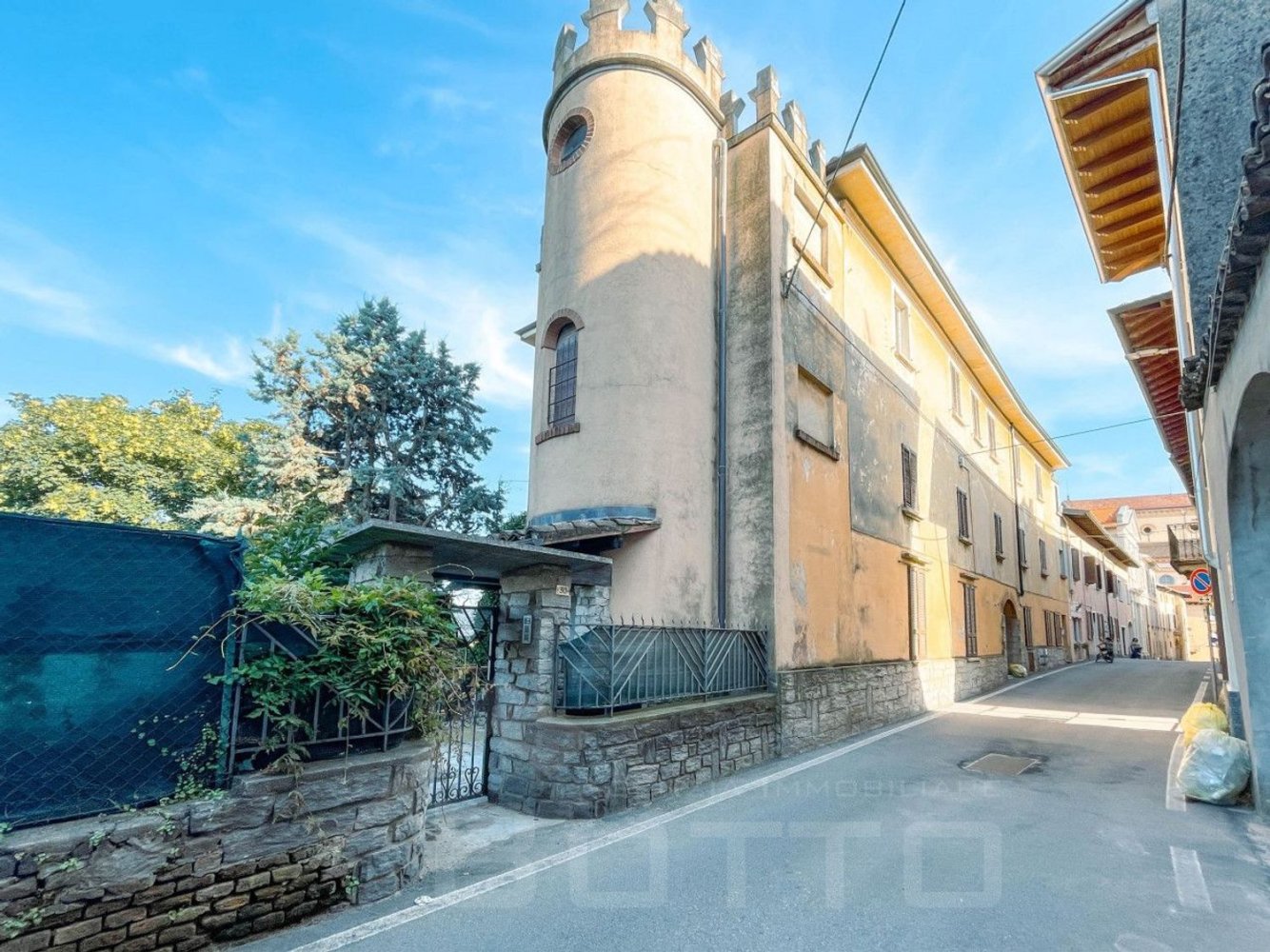 3 bedrooms Apartment in Oleggio, Italy No. 377471