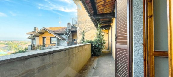 3 bedrooms Apartment in Oleggio, Italy No. 377471 9