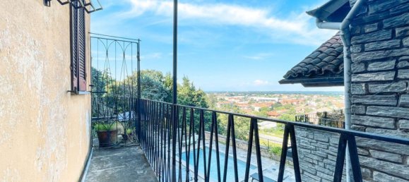 3 bedrooms Apartment in Oleggio, Italy No. 377471 2