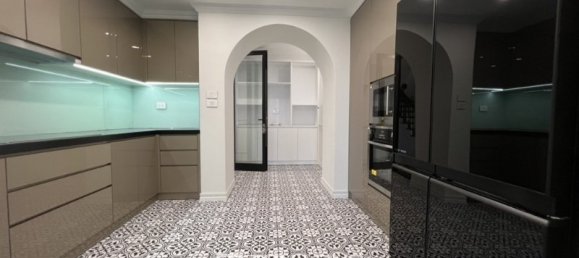 7 bedrooms House in Tay Ho, Vietnam No. 535 10