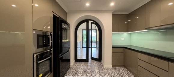 7 bedrooms House in Tay Ho, Vietnam No. 535 11