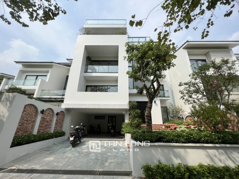 7 bedrooms House in Tay Ho, Vietnam No. 535