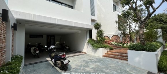 7 bedrooms House in Tay Ho, Vietnam No. 535 2