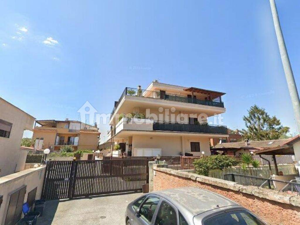 3 bedrooms Villa in Rome, Italy No. 94464