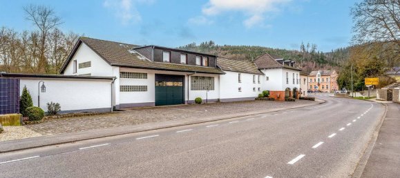 11 rooms Building in Euskirchen, Germany No. 210770 2