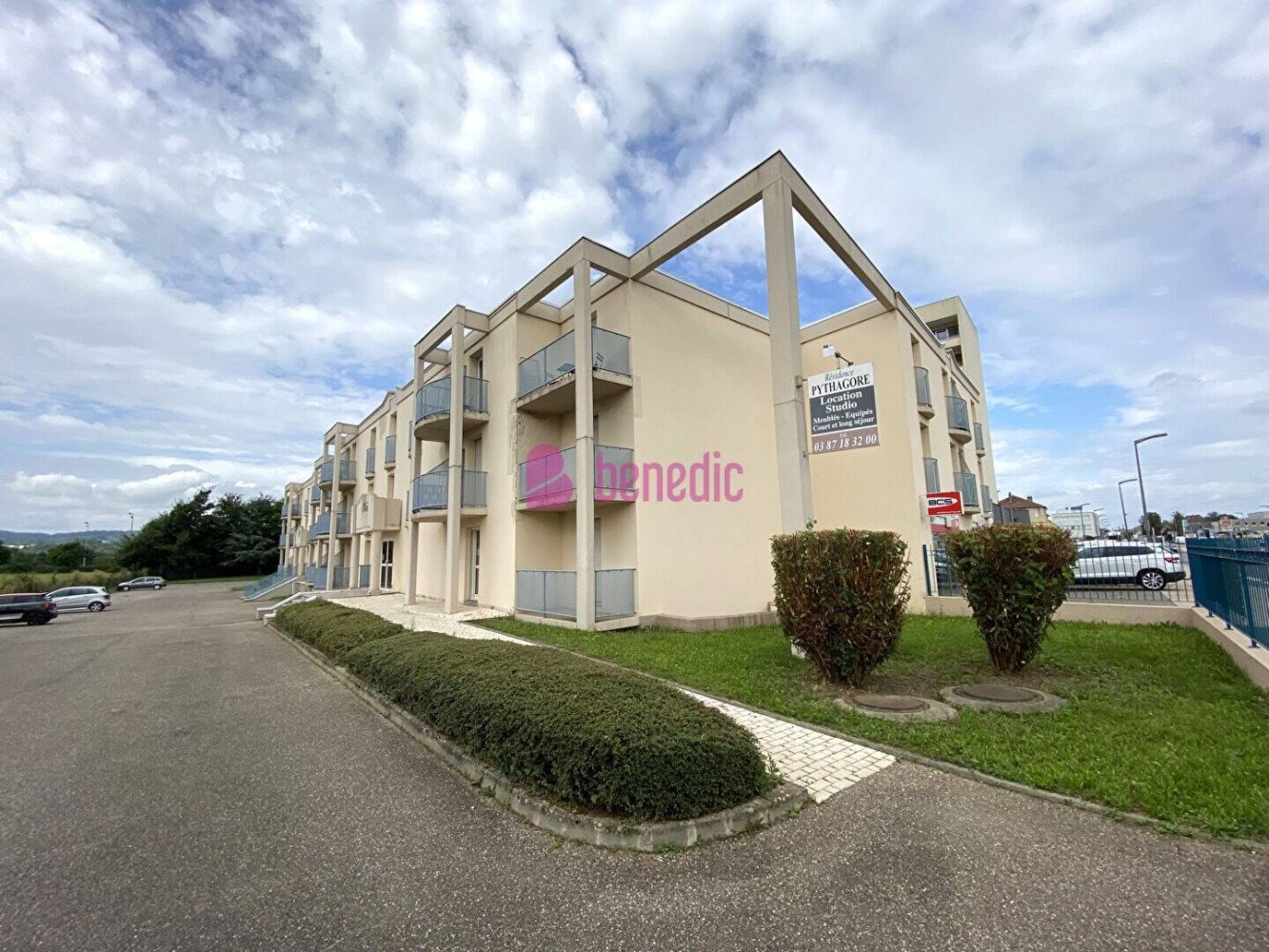 Studio in Metz, France No. 248836