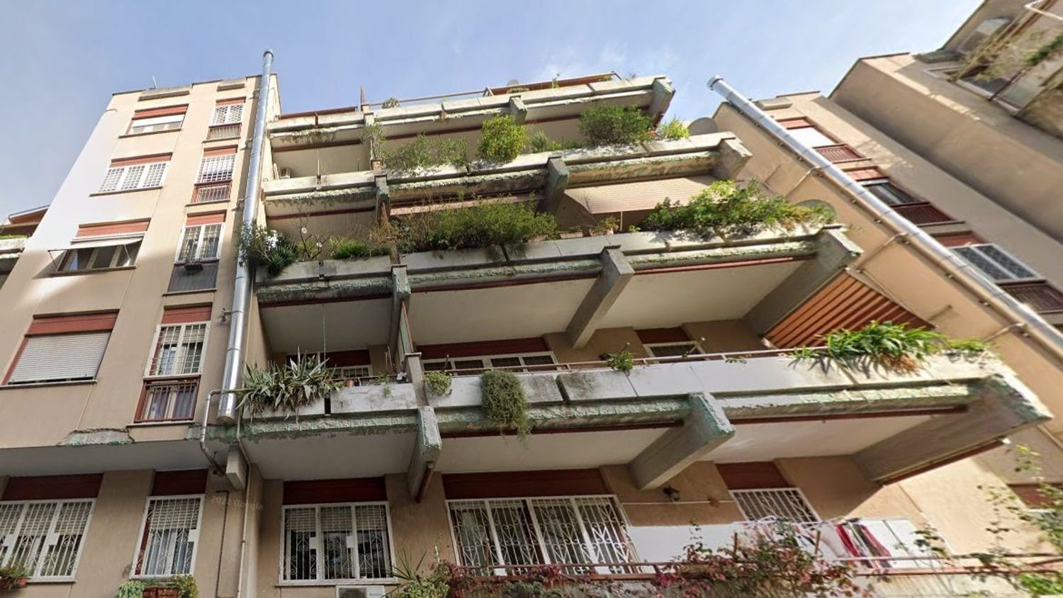 4 bedrooms Apartment in Rome, Italy No. 109449