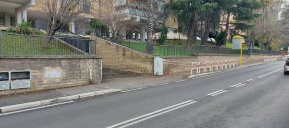 4 bedrooms Apartment in Rome, Italy No. 109449 2