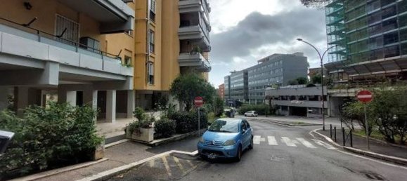 4 bedrooms Apartment in Rome, Italy No. 109449 5