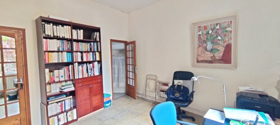 3 bedrooms Apartment in Nimes, France No. 297622 8