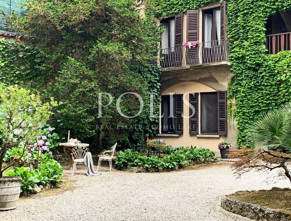 10 chambres Villa à Alzate Brianza, Italy No. 293033