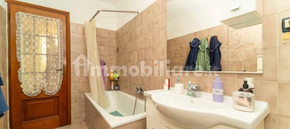 Вилла с 3 спальнями в Пойрино, Италия № 302375 37