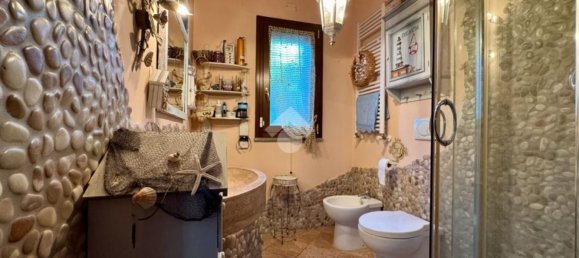 6 bedrooms Villa in Rome, Italy No. 376863 16