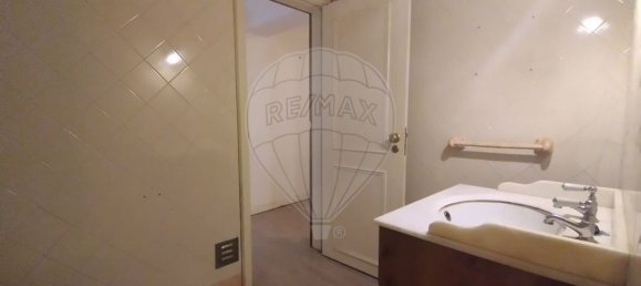 6 bedrooms House in Rio de Mouro, Portugal No. 166146 34