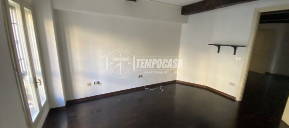 2 bedrooms Apartment in Modena, Italy No. 312607 9