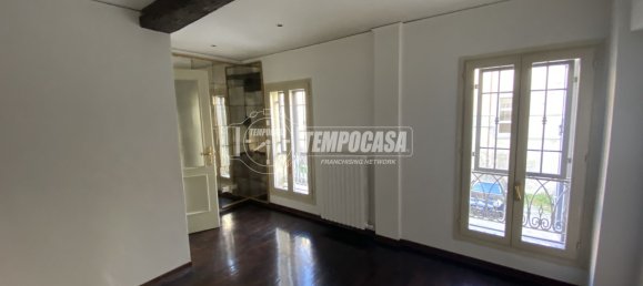 2 bedrooms Apartment in Modena, Italy No. 312607 3