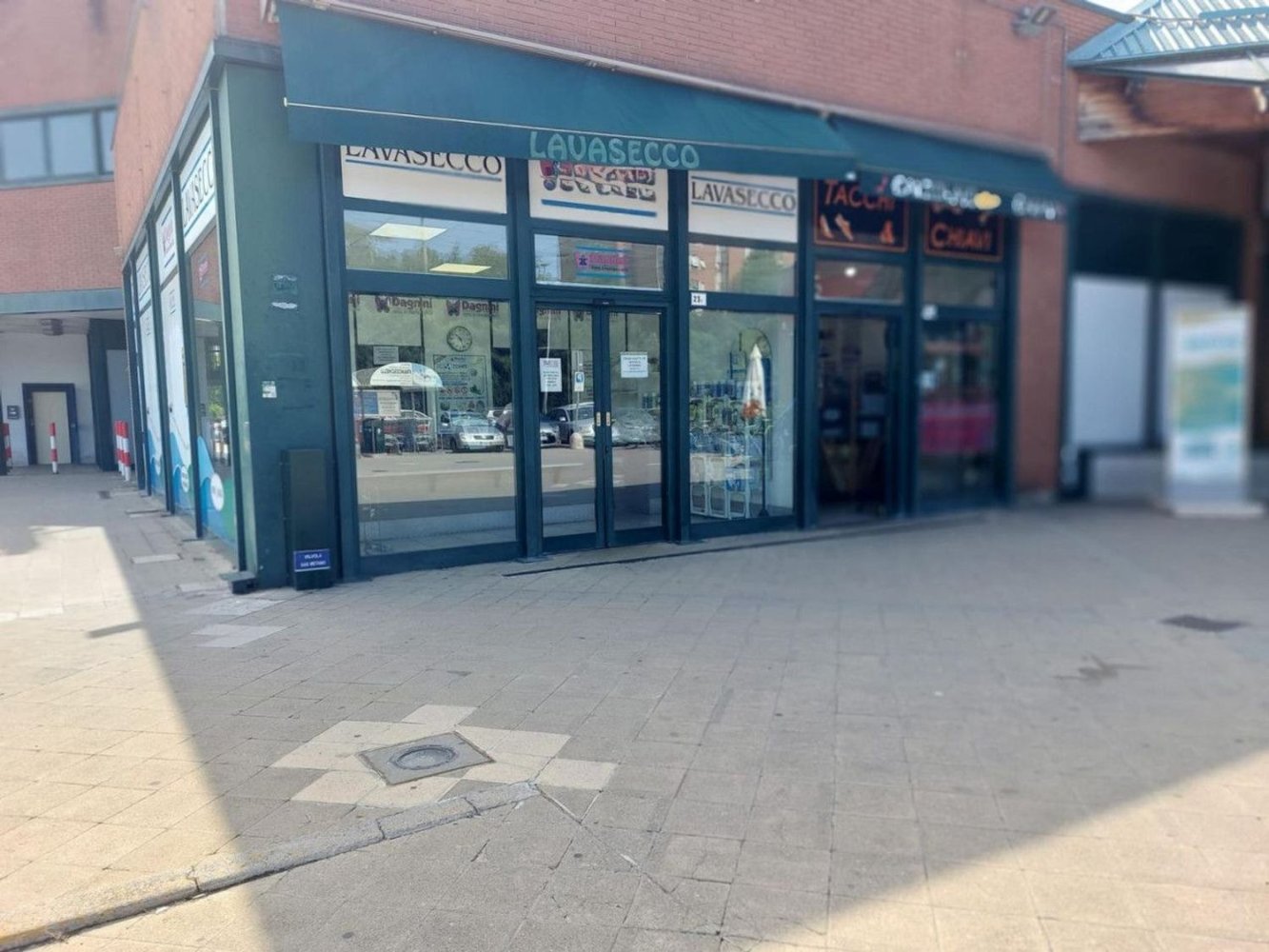 98m² Commercial property in Bologna, Italy No. 375074