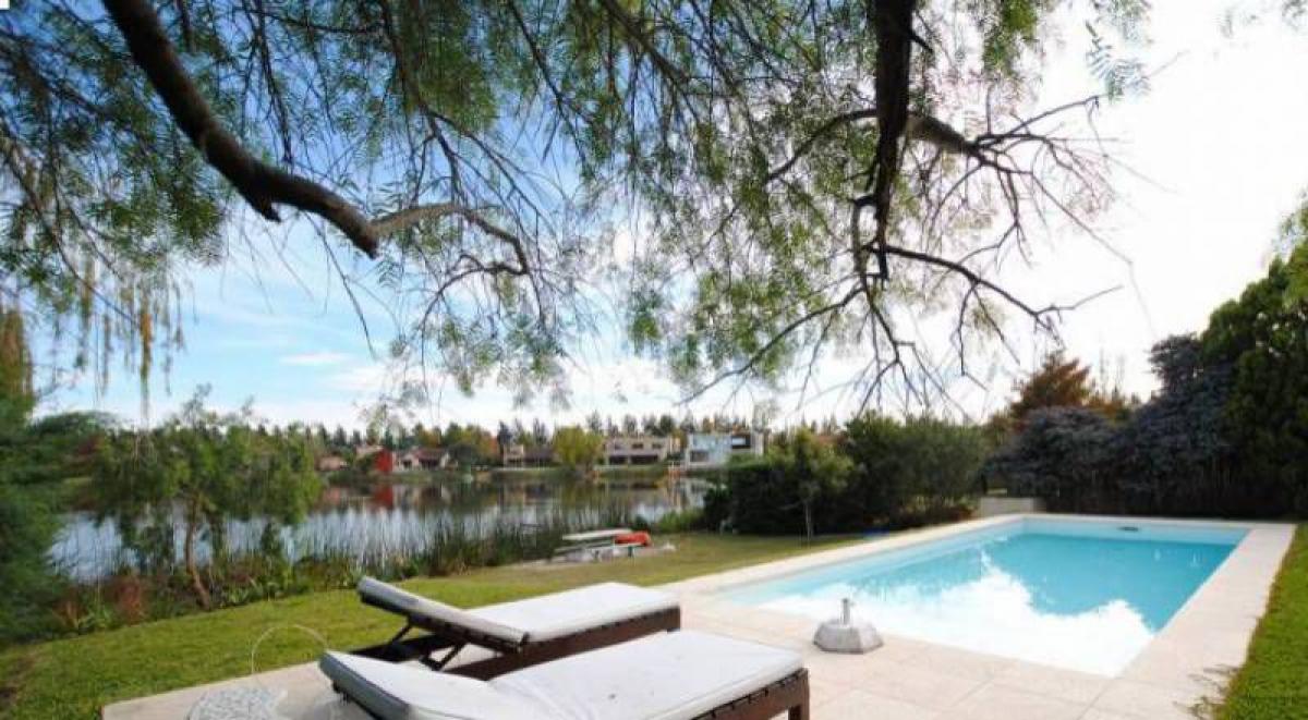 3 bedrooms House in Tigre, Argentina No. 56213