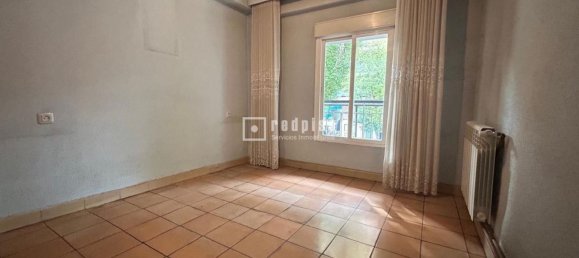 3 bedrooms Apartment in Madrid, Spain No. 172944 9