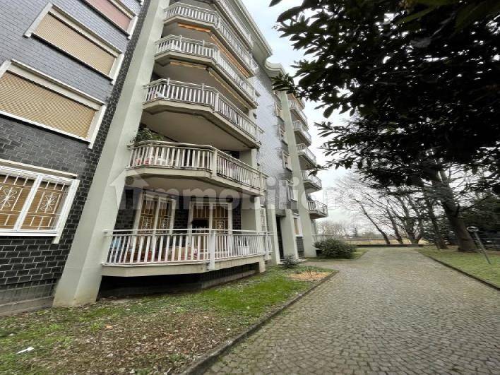 4 bedrooms Apartment in Baranzate, Italy No. 276227