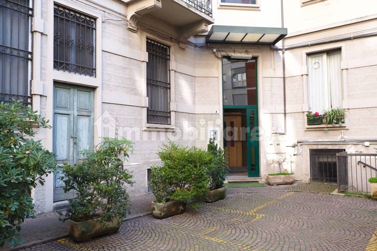 2 bedrooms Apartment in Milan, Italy No. 341018