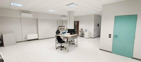 3 rooms Commercial property in Nova Milanese, Italy No. 262537 12