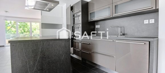 6 rooms Apartment in Ensisheim, France No. 152938 9