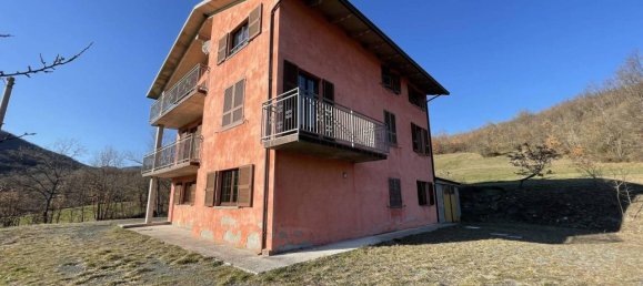 12 rooms Villa in Bardi, Italy No. 159348 3