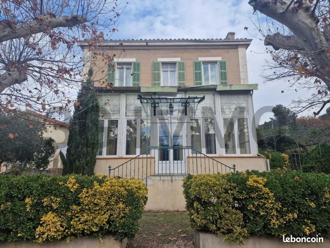 5 bedrooms Castles in La Penne-sur-Huveaune, France No. 191918