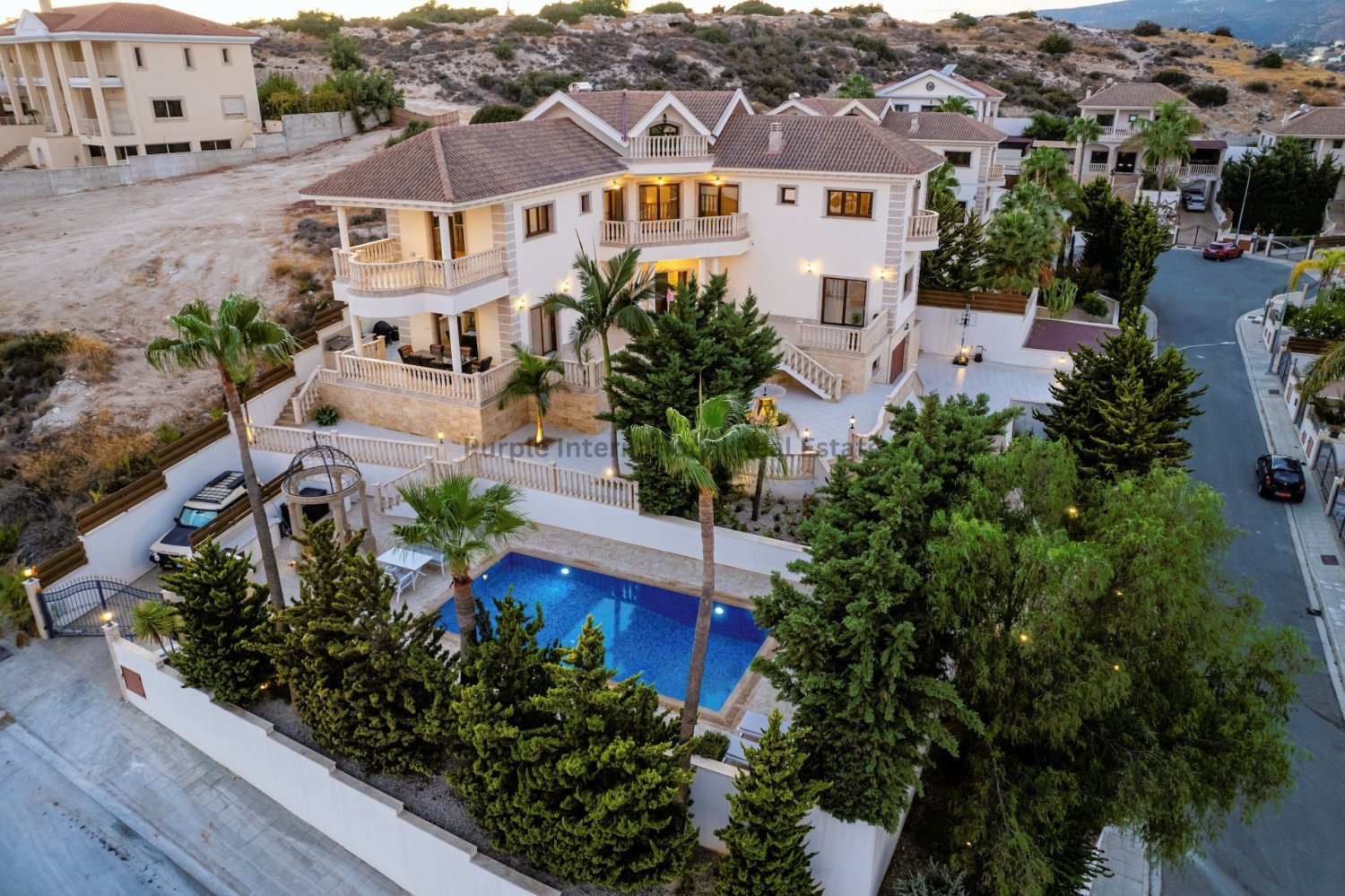 Villa T6 em Mouttagiaka, Cyprus N.º 5154