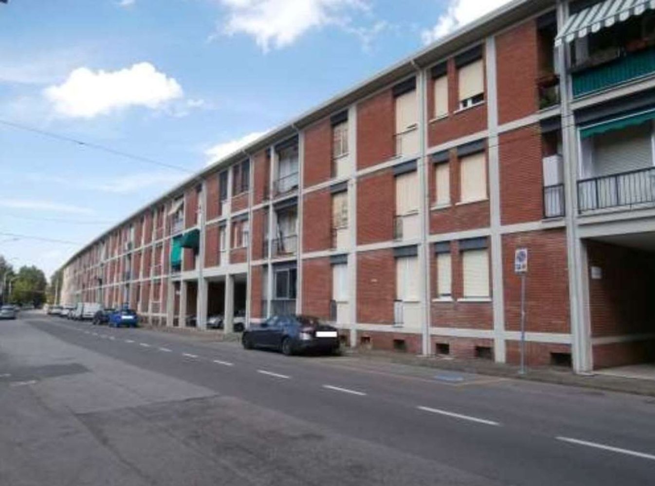 5 rooms Apartment in Bologna, Italy No. 307654