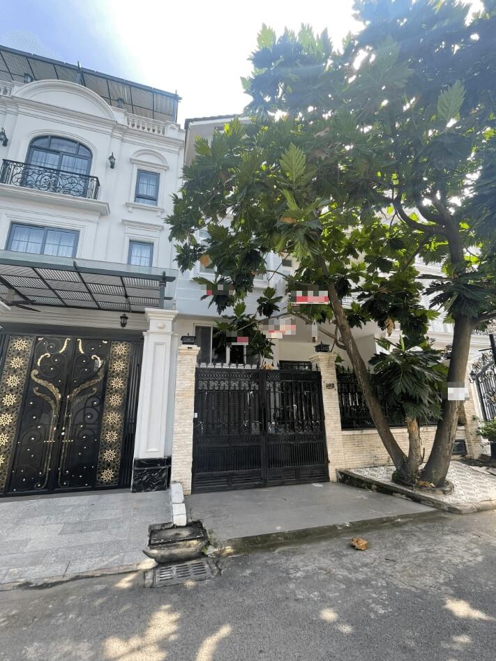 144m² Townhouse in District 7, Vietnam No. 7876