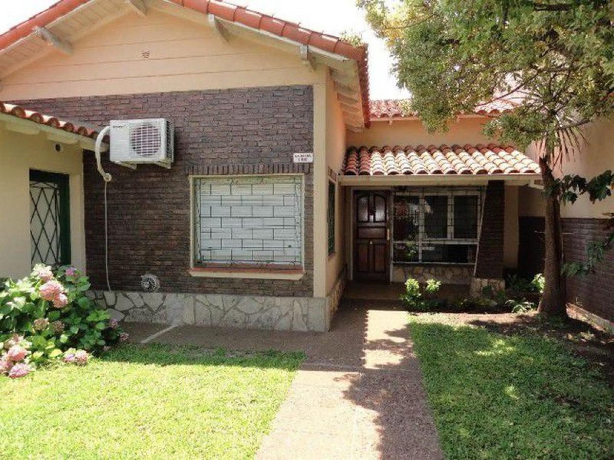 4 غرف نوم منزل في Moron, Argentina رقم 5992