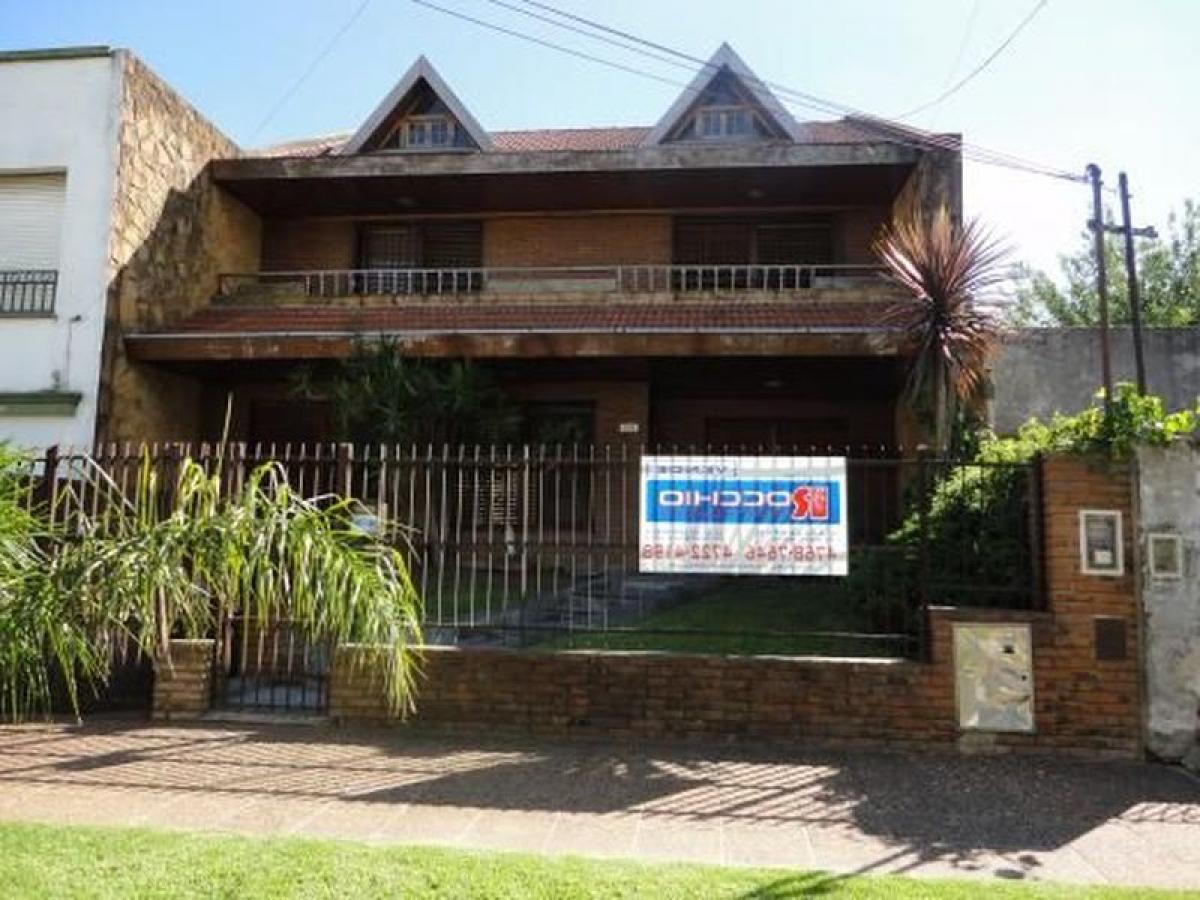 3 bedrooms House in General San Martin, Argentina No. 70194