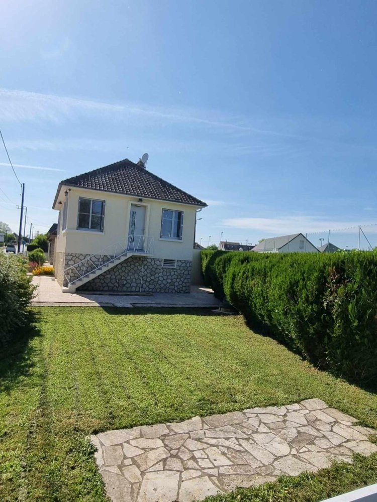 2 bedrooms House in Chatillon-sur-Indre, France No. 234530