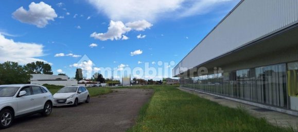 Imóvel comercial em Caltignaga, Italy 3600 m² N.º 312884 3