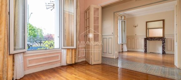 Casa de 3 dormitorios en Les Pavillons-sous-Bois, France No. 359308 3