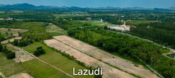  Commercial property in Hua Hin, Thailand No. 17081 8