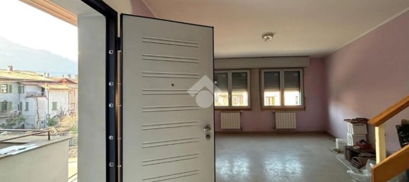 3 rooms House in Esine, Italy No. 4689 13