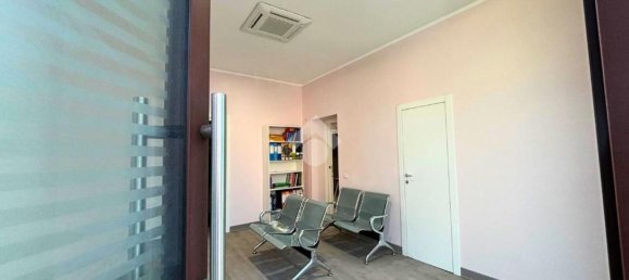 3 rooms House in Esine, Italy No. 4689 21